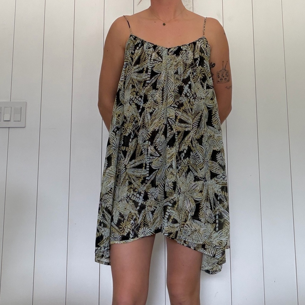 VOLCOM DRESS - Picture 2 of 4